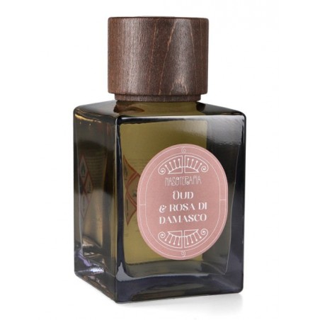 Nasoterapia Diffusore a Bastoncini Oud e Rosa Di Damasco 500 ml Dettaglio Flacone in Vetro Nasoterapia Diffusore a Bastoncini Oud e Rosa Di Damasco 500 ml Dettaglio Flacone in Vetro