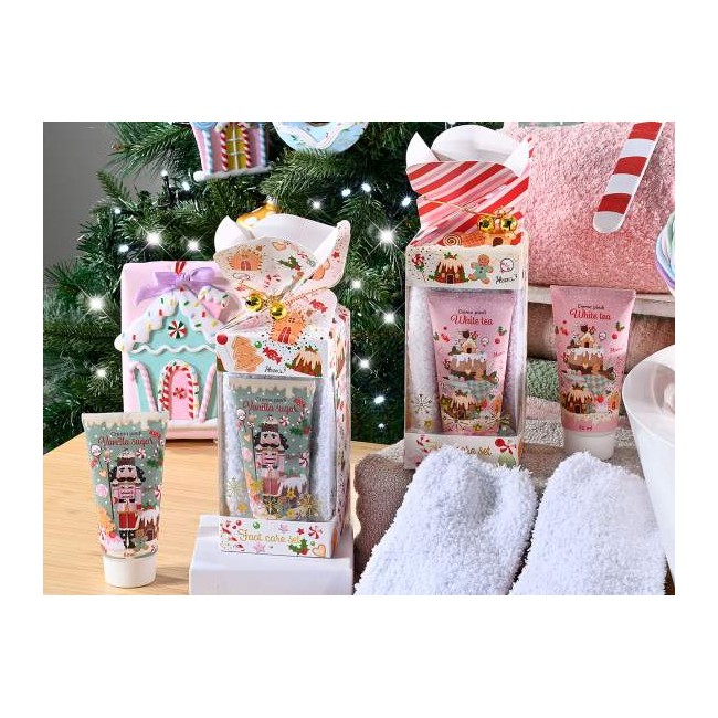 Crema Piedi Profuma alal Tè Bianco 60 ml e Morbidi Calzini Taglia Unica in Scatola Regalo Candy Crema Piedi Profuma alal Tè Bianco 60 ml e Morbidi Calzini Taglia Unica in Scatola Regalo Candy