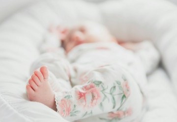 Coliche del neonato: come riconoscerle e i rimedi per affrontarle